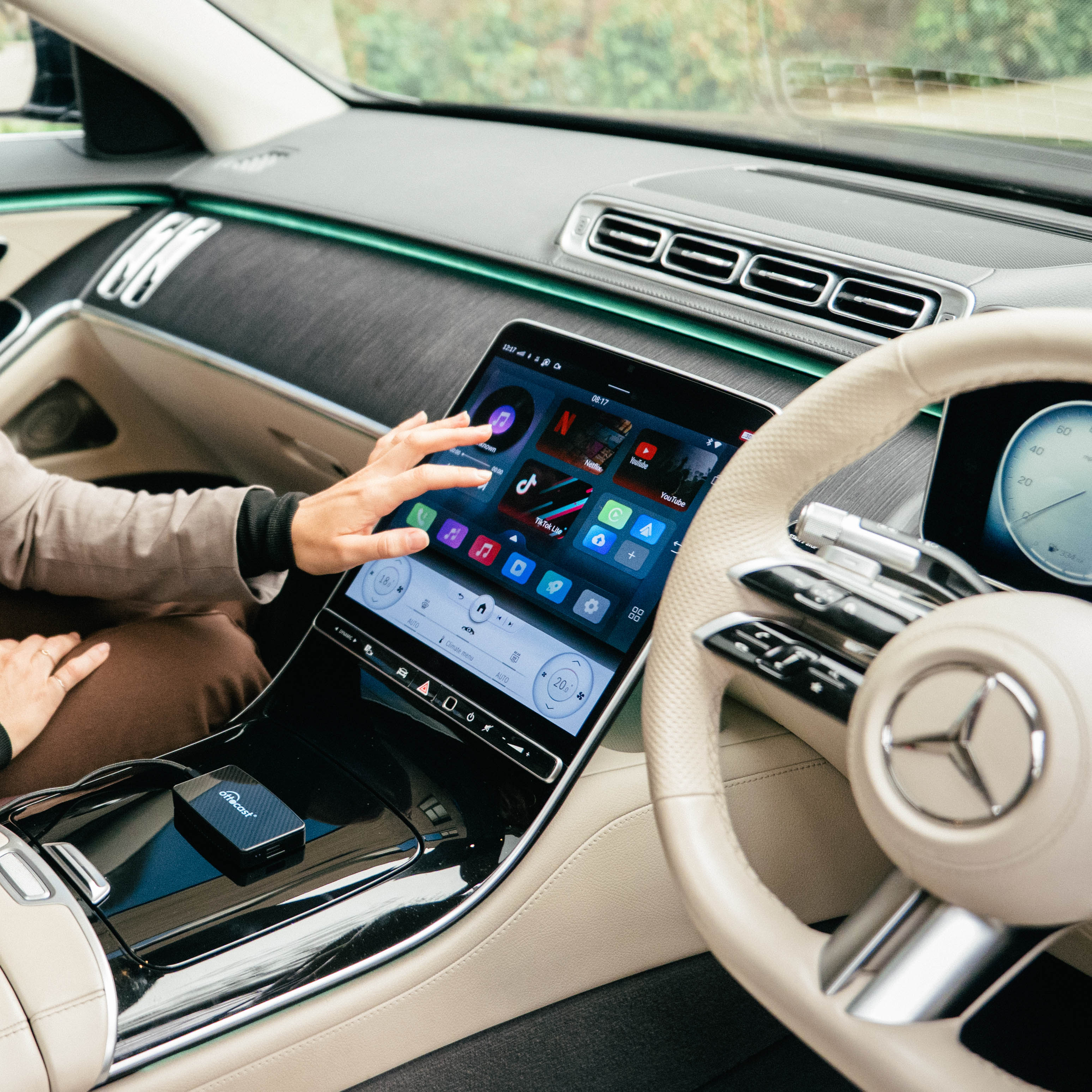 오토캐스트 Play2 Video Pro 무선 카플레이/안드로이드 오토/ 유튜브/넷플릭스/티빙/왓챠/웨이브 올인원 어댑터